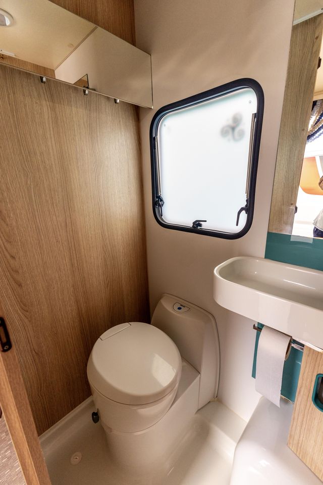 Caravana Adria Aviva 370 DD