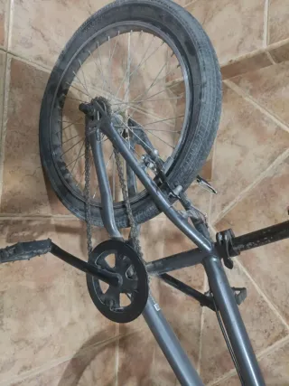 Bicicleta BMX Wipe Gris