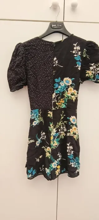Vestido Bershka floral y lunares XS