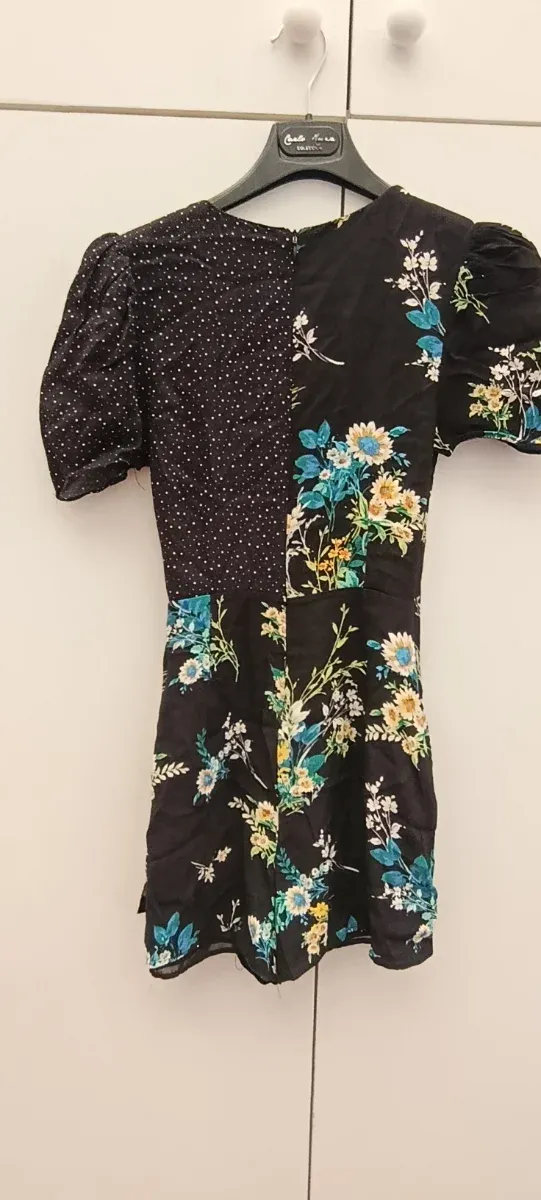 Vestido Bershka floral y lunares XS