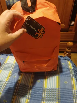 Mochila naranja fluorescente