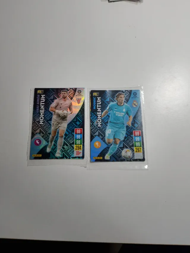 Cartas Momentum Unai Simón y Modric 21-22