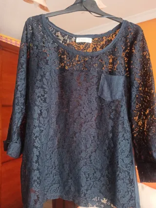 Camiseta calada azul marino