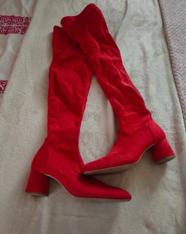 Botas altas rojas Stradivarius