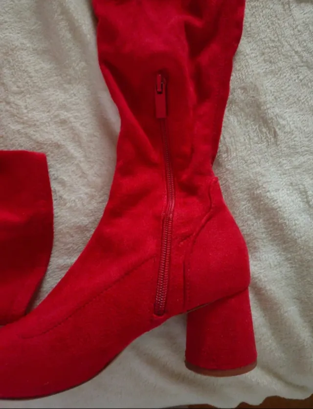 Botas altas rojas Stradivarius