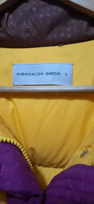 Plumas Amarillas y Moradas