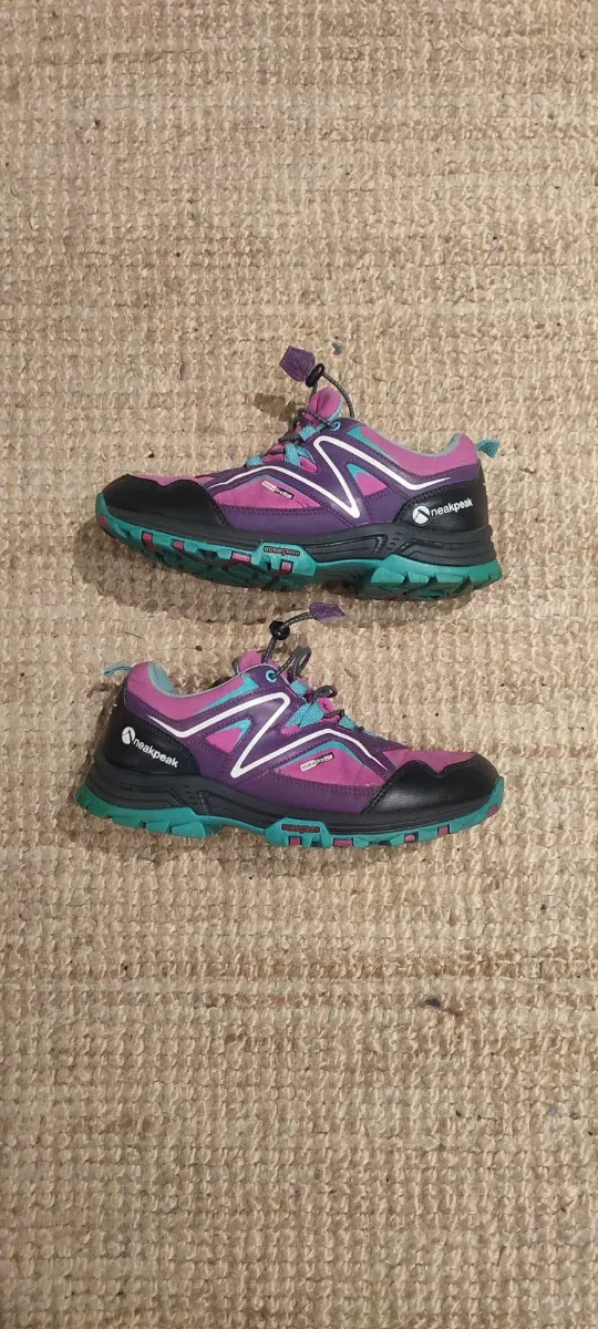 Zapatillas de montaña Neakpeak Hidrodryplus.