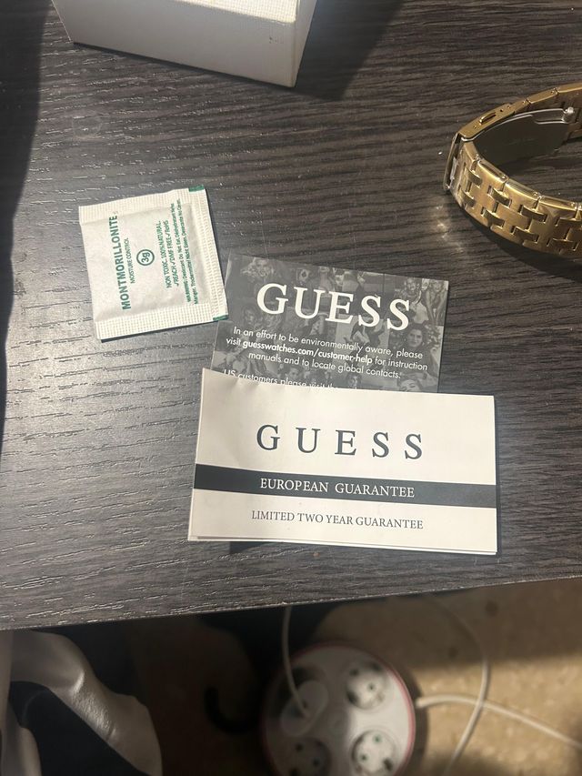 Reloj Guess Dorado y Verde