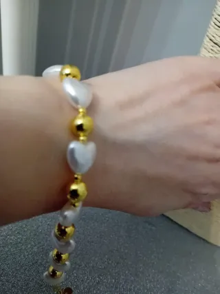 Braccialetto cuori perle e sfere oro