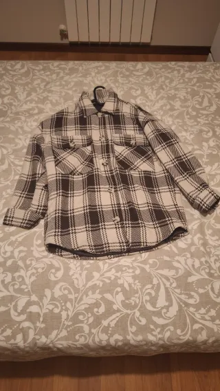 Chaqueta a  cuadros beige y marrón