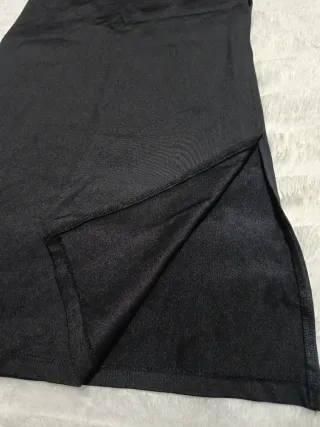 Falda tubo Bershka negra licra