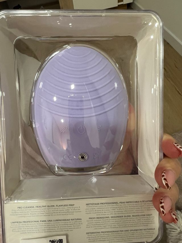 FOREO LUNA 4 Sensitive Skin
