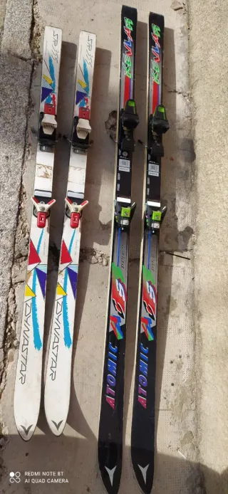 Esquís Dynastar y Atomic Kevlar