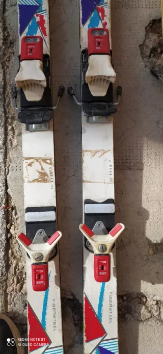 Esquís Dynastar y Atomic Kevlar