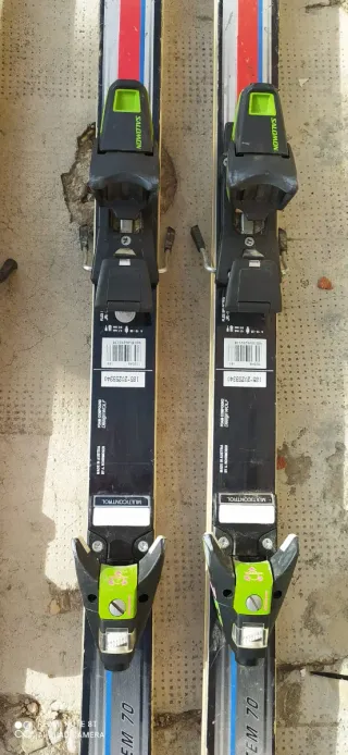 Esquís Dynastar y Atomic Kevlar