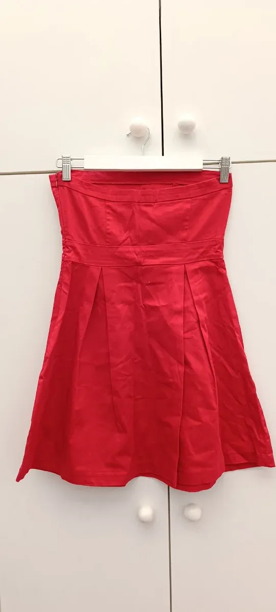 Vestido rojo sin tirantes