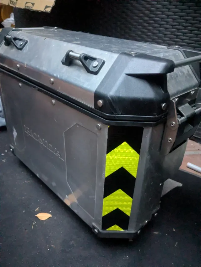 Maleta Derecha y soporte Honda África Twin 1100