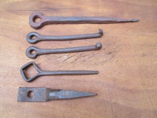 Herrajes antiguos hierro forjado, 5 piezas.