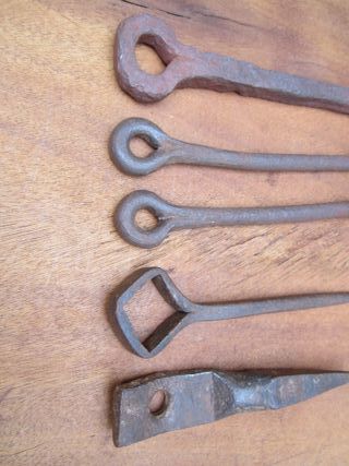 Herrajes antiguos hierro forjado, 5 piezas.