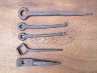 Herrajes antiguos hierro forjado, 5 piezas.