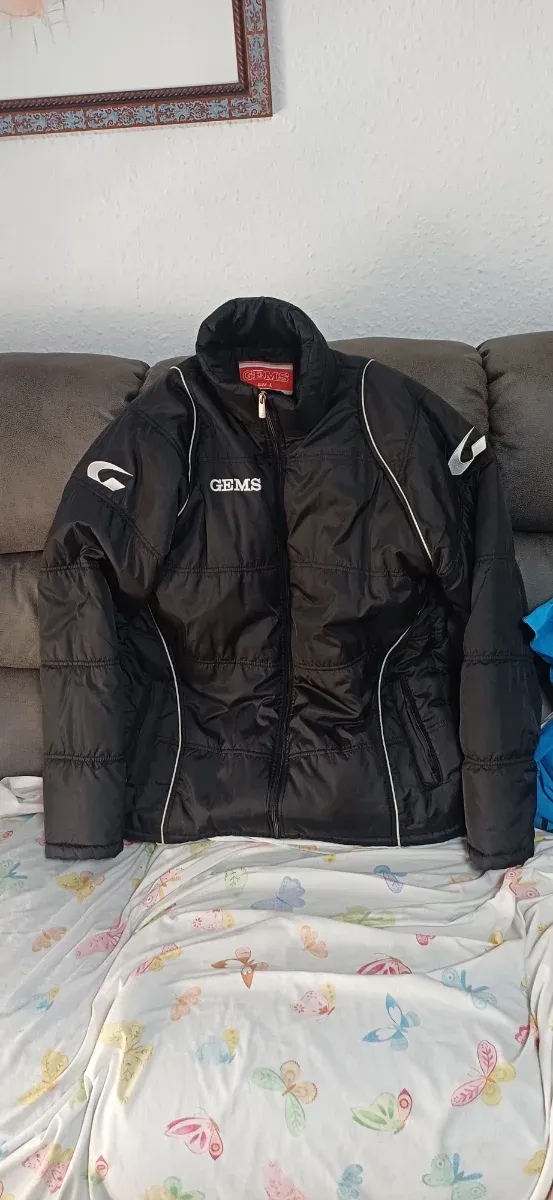 Chaqueta GEMS negra