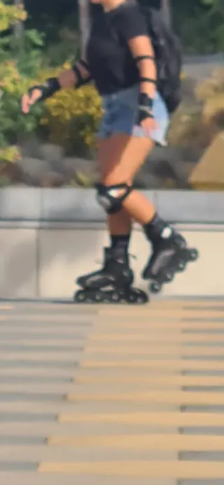 Patines + protecciones + casco