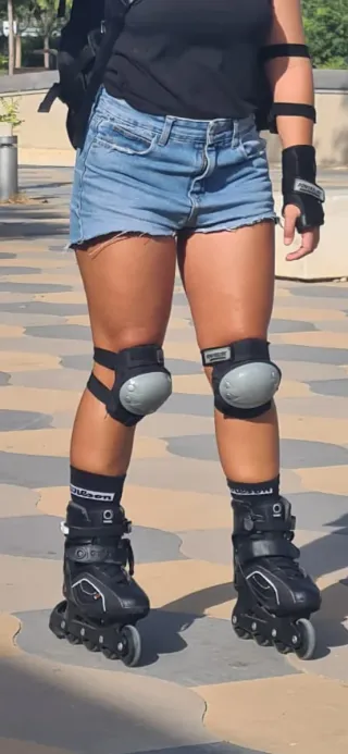 Patines + protecciones + casco