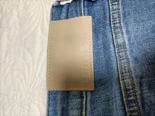 Pantalón vaquero Bershka desgastado