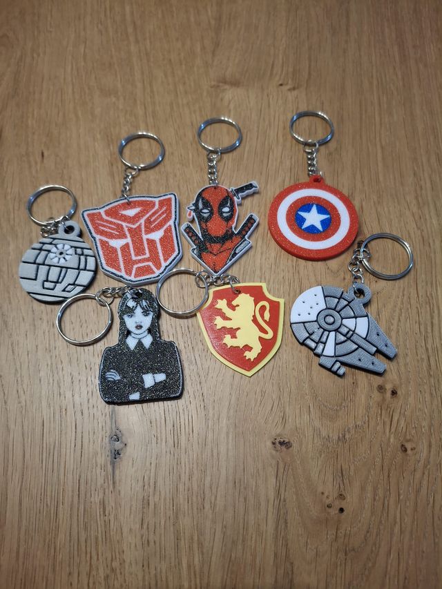 Lote de personagens e logotipos