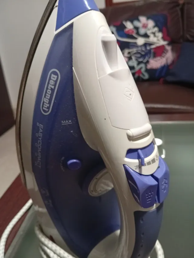 Plancha de vapor DeLonghi Easy Compact