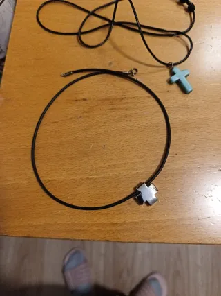 Collar Cruz Plata y Cordón Negro