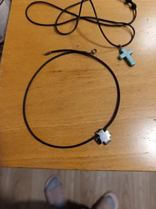 Collar Cruz Plata y Cordón Negro