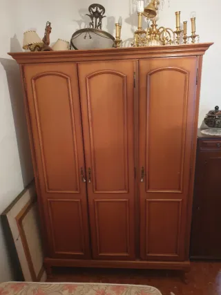 Armario de madera 3 puertas