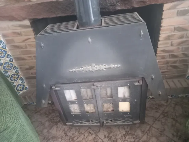 Estufa de leña hierro