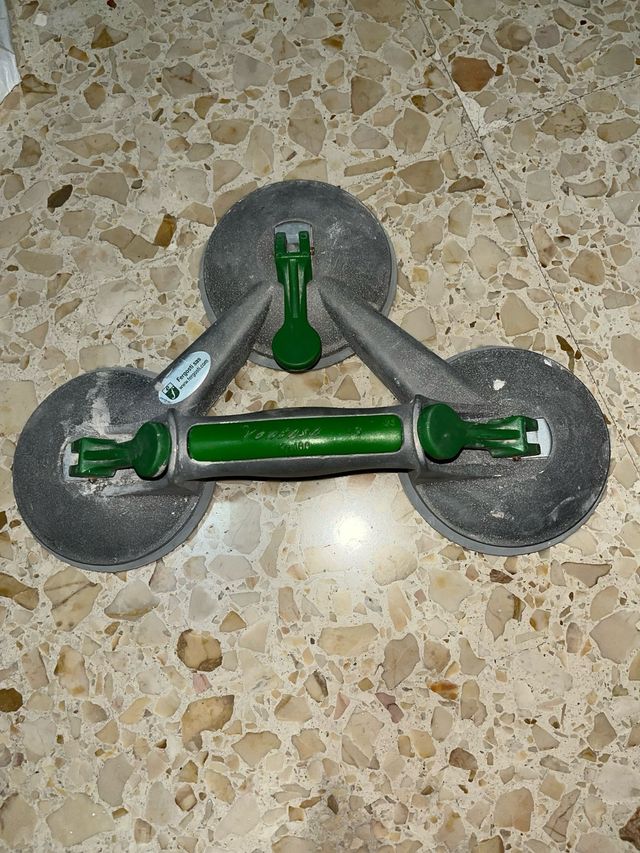 Ventosa tripla per vetri