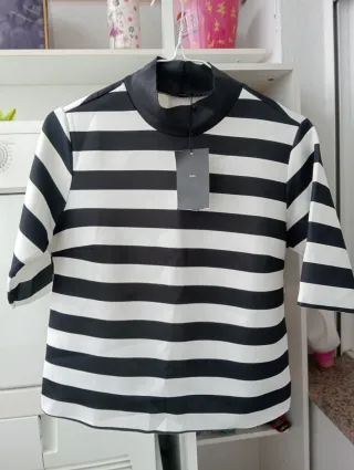 Camiseta Zara Mujer Rayas Blanco y Negro