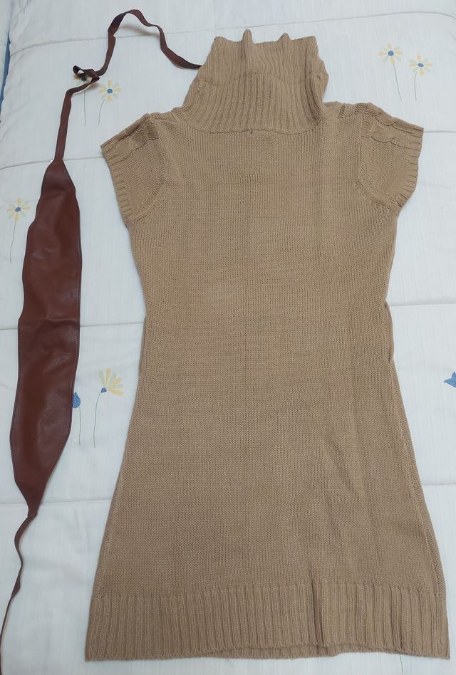 Vestido de punto marrón. Marca: Blanco. Talla L