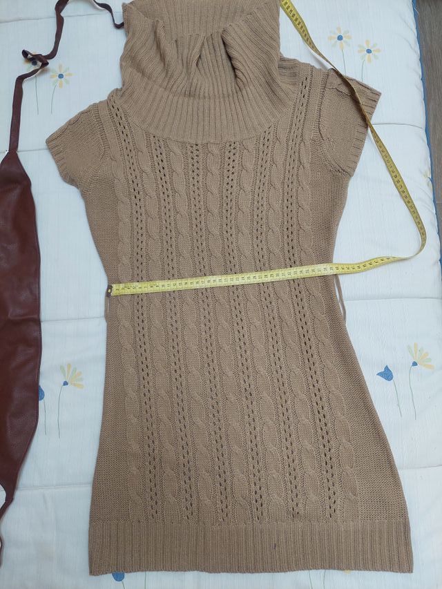 Vestido de punto marrón. Marca: Blanco. Talla L