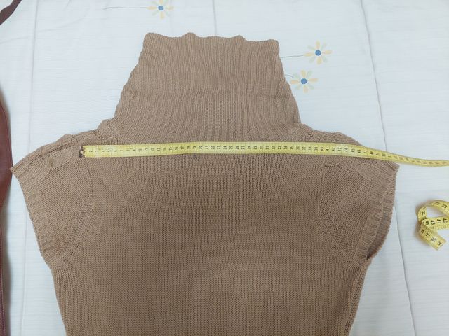 Vestido de punto marrón. Marca: Blanco. Talla L