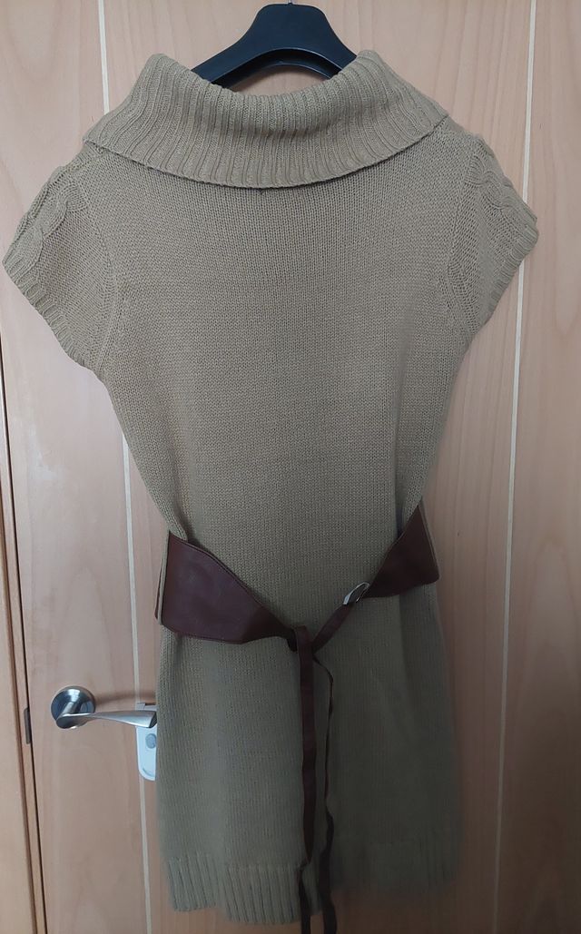 Vestido de punto marrón. Marca: Blanco. Talla L