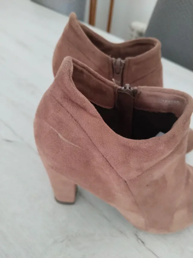 Botines tacón marrón ante