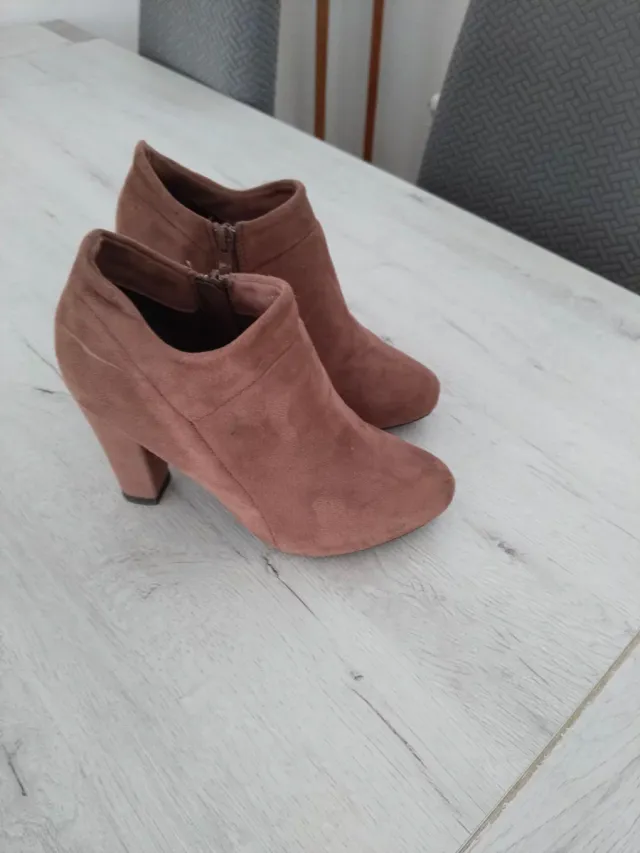 Botines tacón marrón ante