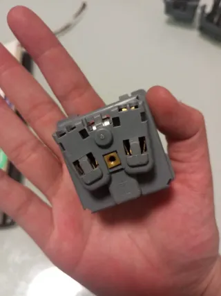 Base Schuko BJC Rehabitat