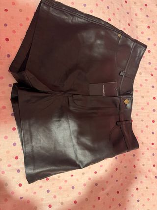 Pantalones cortos de cuero