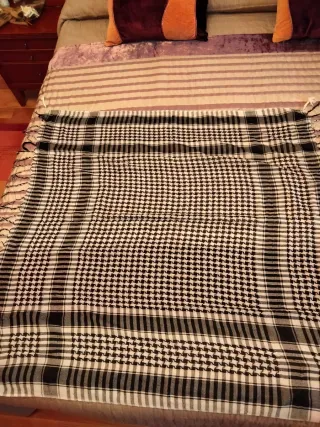 Pañuelo palestino clásico blanco y negro