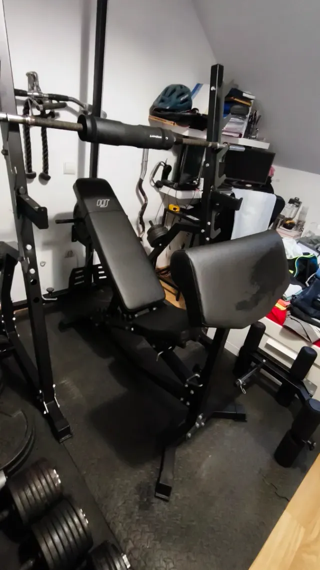 Rack musculación, Banco, Polea, barras y discos.