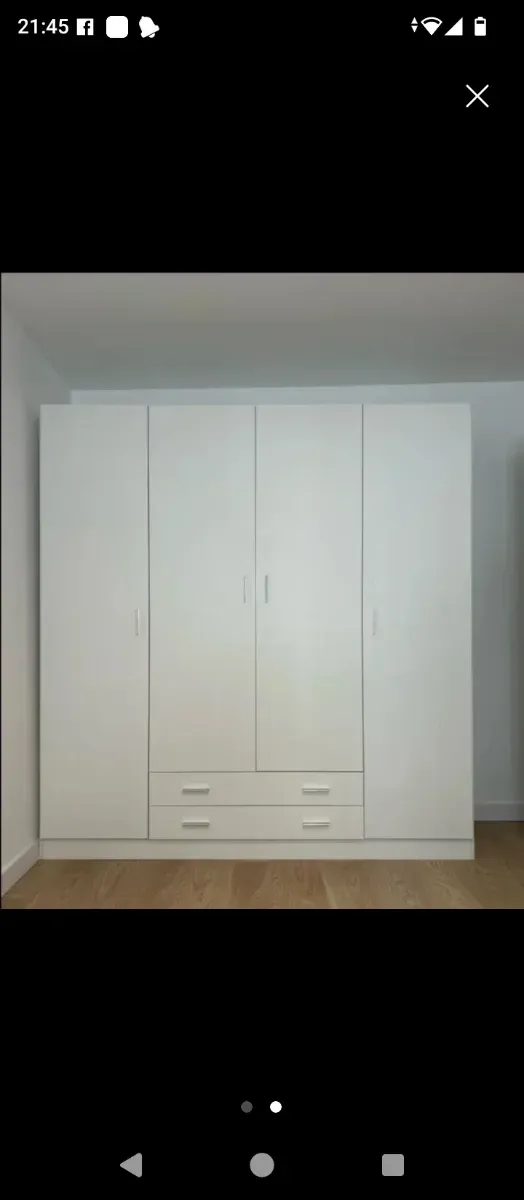 Armario blanco de madera