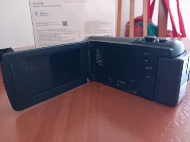 Cámara Vídeo Panasonic HC-V180 + Funda