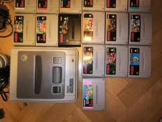 SNES + 2 Comandi + 22 Videogiochi