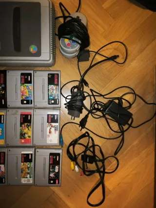 SNES + 2 Comandi + 22 Videogiochi